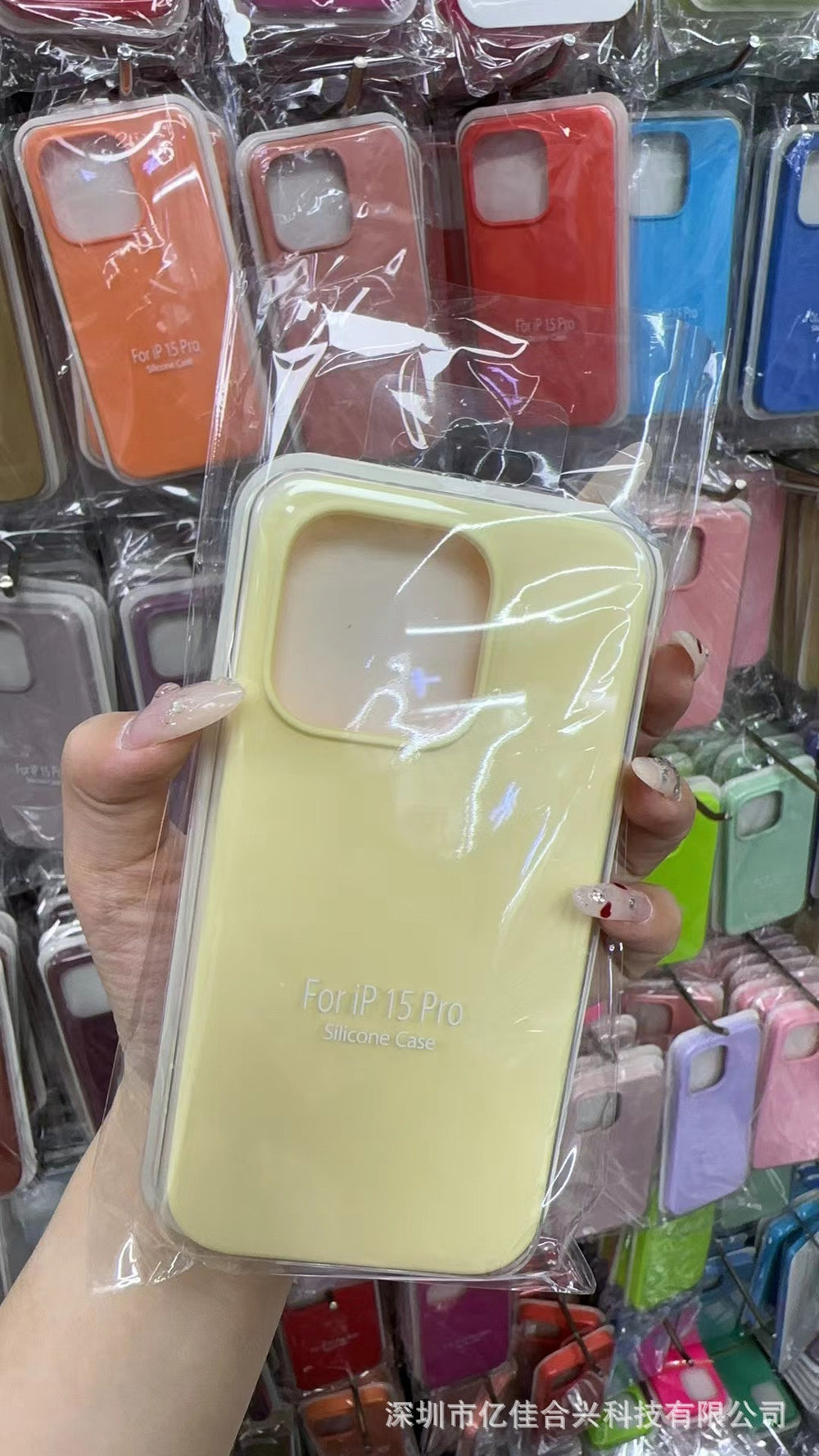 Wholesale liquid silicone phone cases for iphone 17, creative full coverage protective cases for apple 16, 13, and 14 - european & american style, cross-border e-commerce