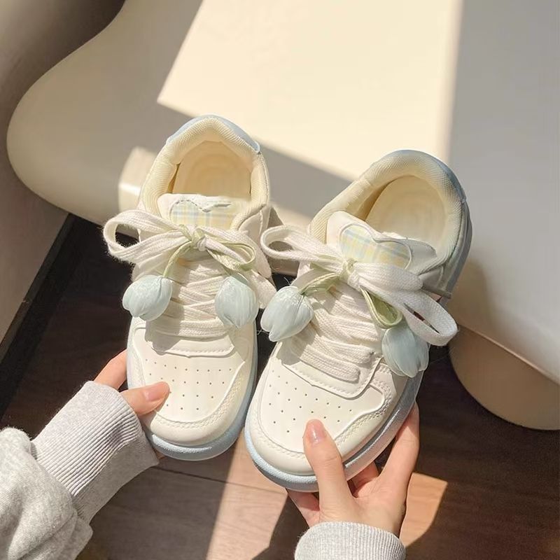girls' athletic shoes - spring/autumn collection - leather upper, soft sole - casual sneakers for girls (sizes for mid-to-large children) - breathable