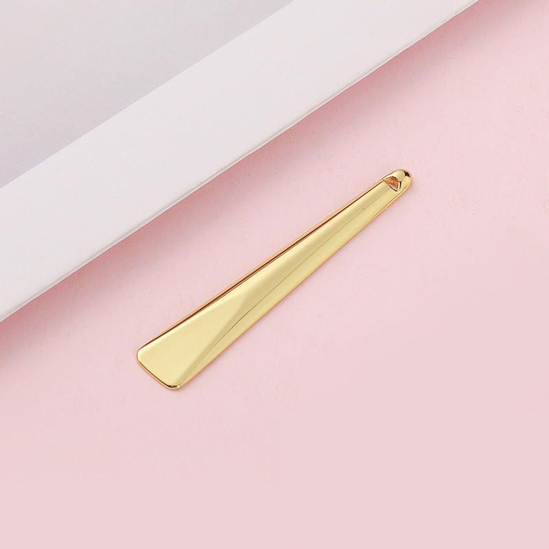 Ready-to-ship wholesale cosmetic applicators: essence, face cream, and eye cream spatulas. minimalist-style small spoons for powder and cream foundation