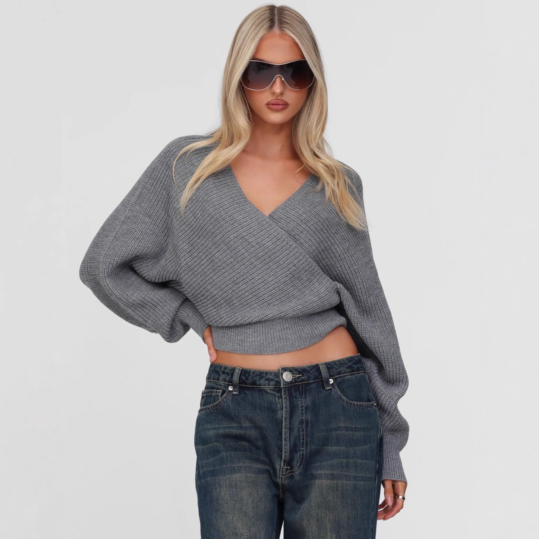 Cross-border Europe, America 2025 autumn and winter fashion casual women's clothing waist V-neck long-sleeved pullover inside and outside knitted sweater