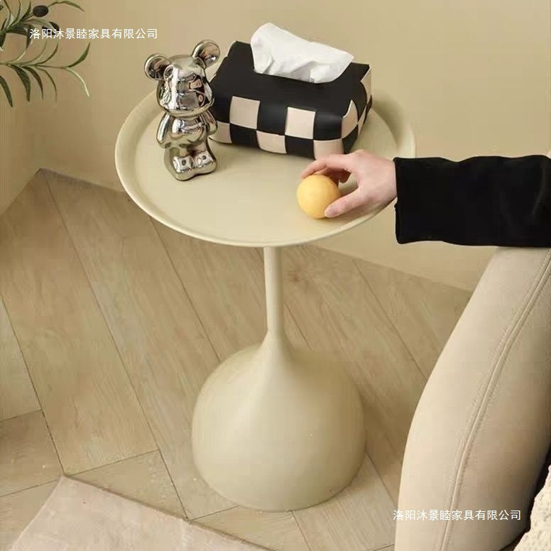 Casual side table small apartment iron art small round table cream style sofa side small coffee table bedside iron art coffee table corner table