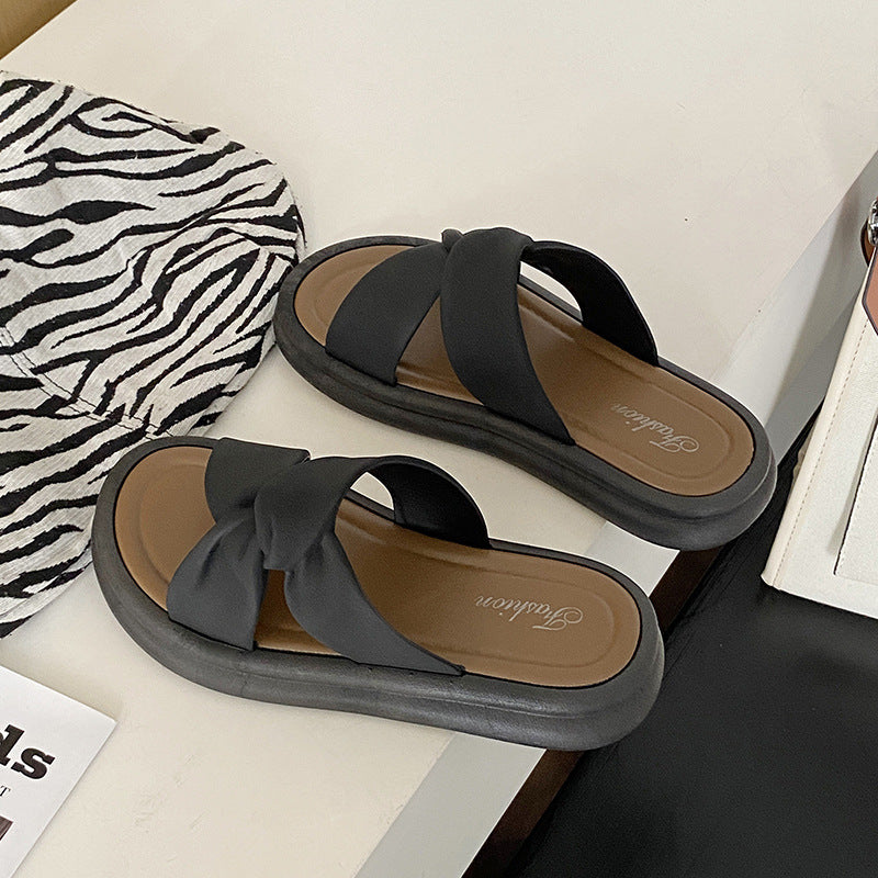 hot-selling 2026 new women's slippers, summer outdoor wear, thick-soled, non-slip, fashionable criss-cross sandals