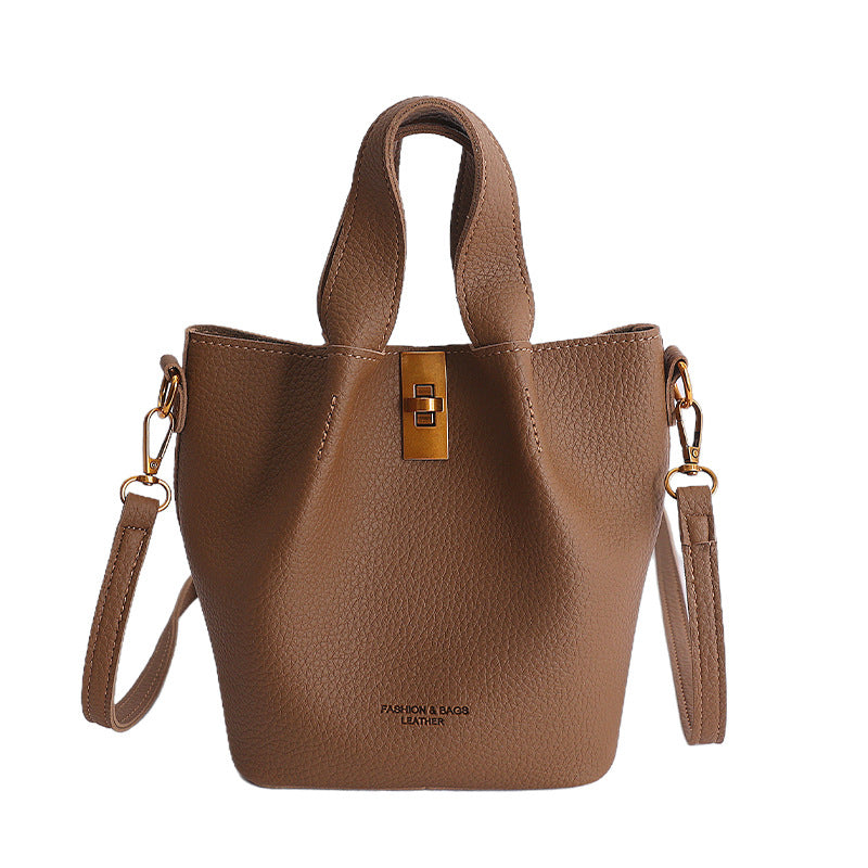 Classy sense of niche hand-carrying bag for women 2026 spring new arrivalaccessible luxury texture shoulder bag large capacity work clothing crossbody bag