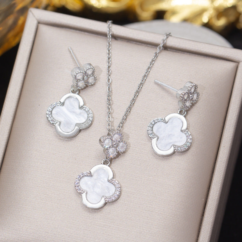 [titanium steel] micro-embedded four-leaf clover necklace and earrings set, high-end, accessible luxury, stylish, elegant earrings, clavicle chain jewelry