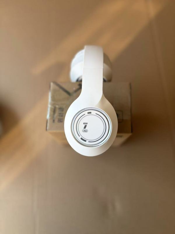 Head-mounted wireless bluetooth headset, heavy bass noise reduction, e-sports camera mobile phone vivo Huawei OPPO Apple applicable