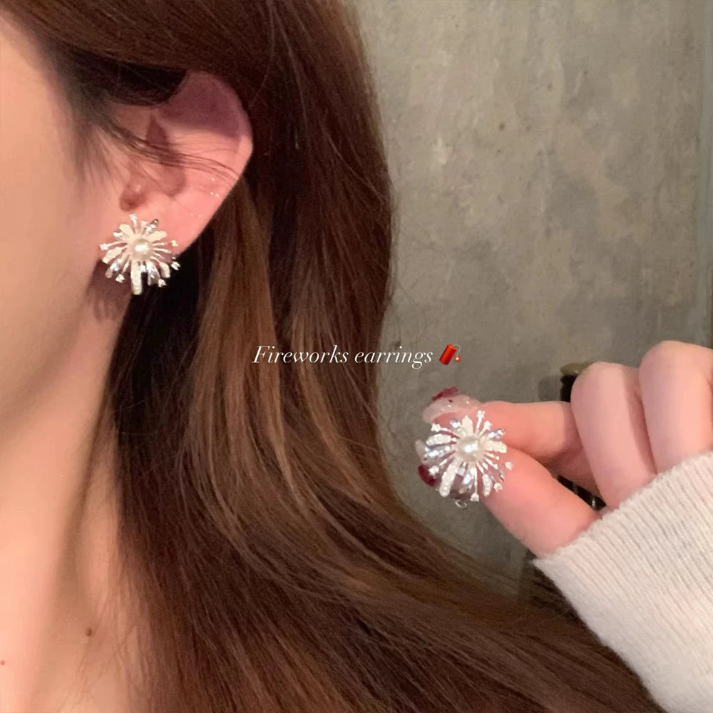 Spring break style white floral earrings - unique dopamine studs, niche design, versatile earrings