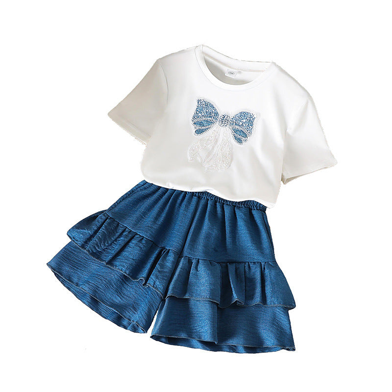 Girls' summer outfit: new fashionable design with pearl bow short-sleeve top and ruffle wide-leg shorts (size 26)