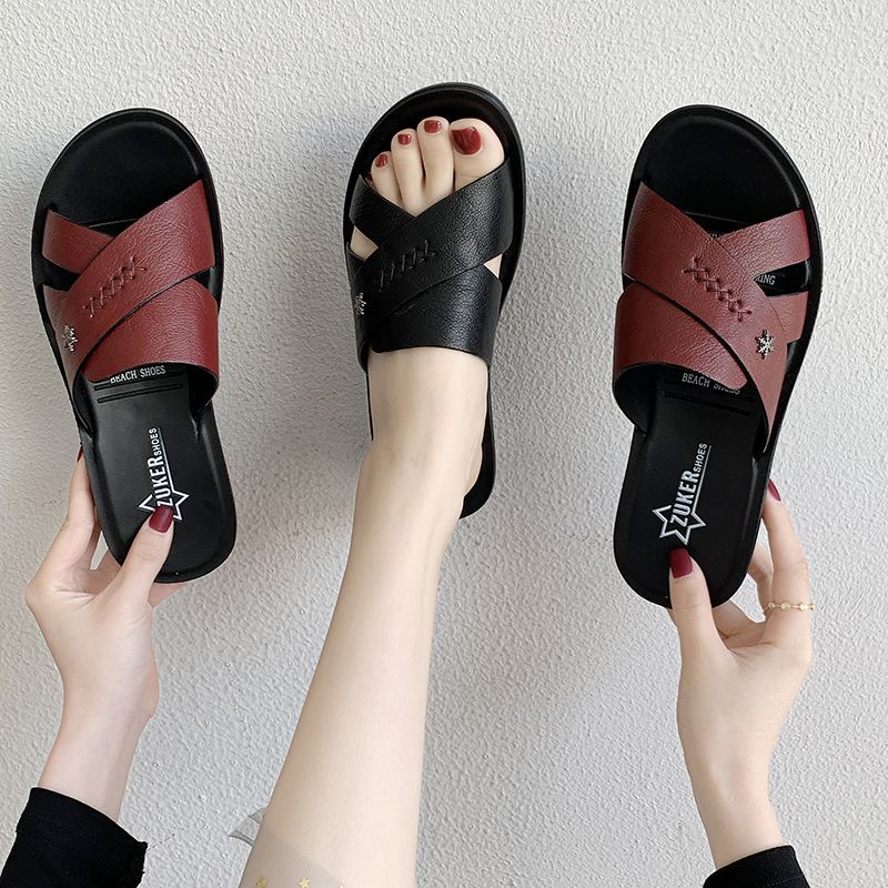 Summer hot sale: women's beach sandals, mom's sandals, waterproof soft-soled clogs, comfortable casual shoes for middle-aged and elderly women
