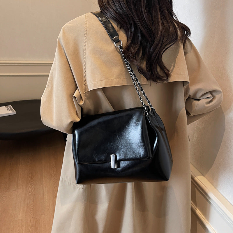 European and American retro simple underarm bag 2025 autumn new fashion textured chain shoulder bag foreign style messenger bag women