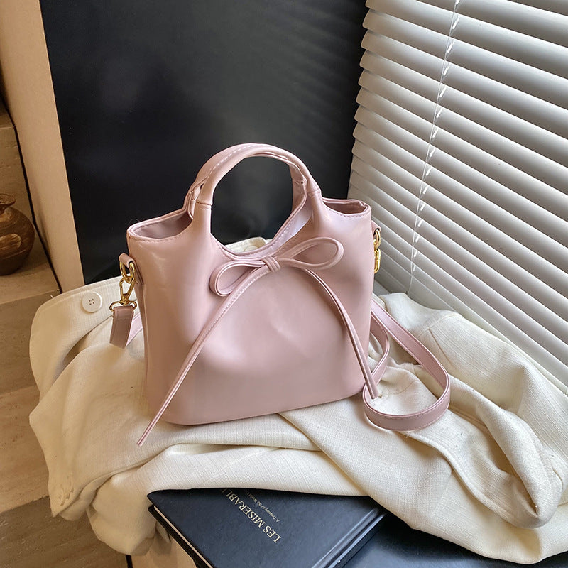 Bags Women's New Trendy Fashion Versatile Messenger Bags Niche Portable Shoulder Bags Commuter Large Capacity Casual Tote Bags