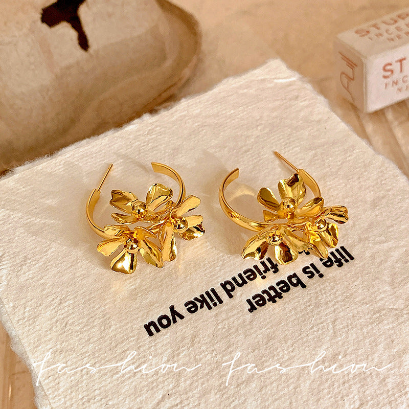 French retro petal metal flower hoop earrings - elegant, chic, niche, european & american style, versatile, high-end earrings for women