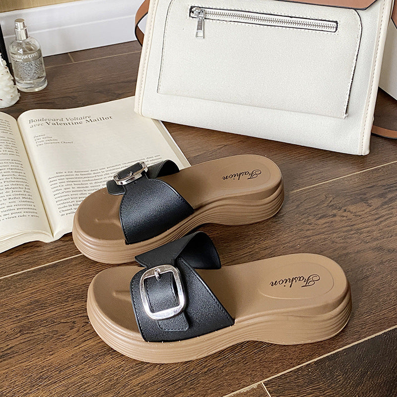 hot-selling 2026 new buckle slippers for women, summer outdoor wear, thick-soled, non-slip, fashionable sandals and slippers for women, foreign trade