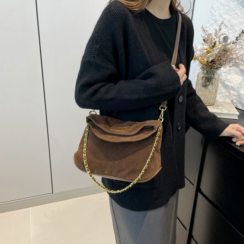 Niche design chain retro bag 2025 new matte imitation moose leather messenger bag women's shoulder underarm stray bag