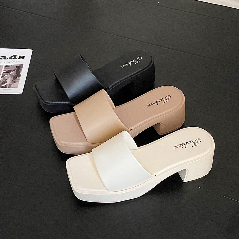 hot-selling 2025 new wedge heel slippers for women, summer outdoor wear, thick-soled, non-slip, fashionable, versatile, mid-heel sandals for export