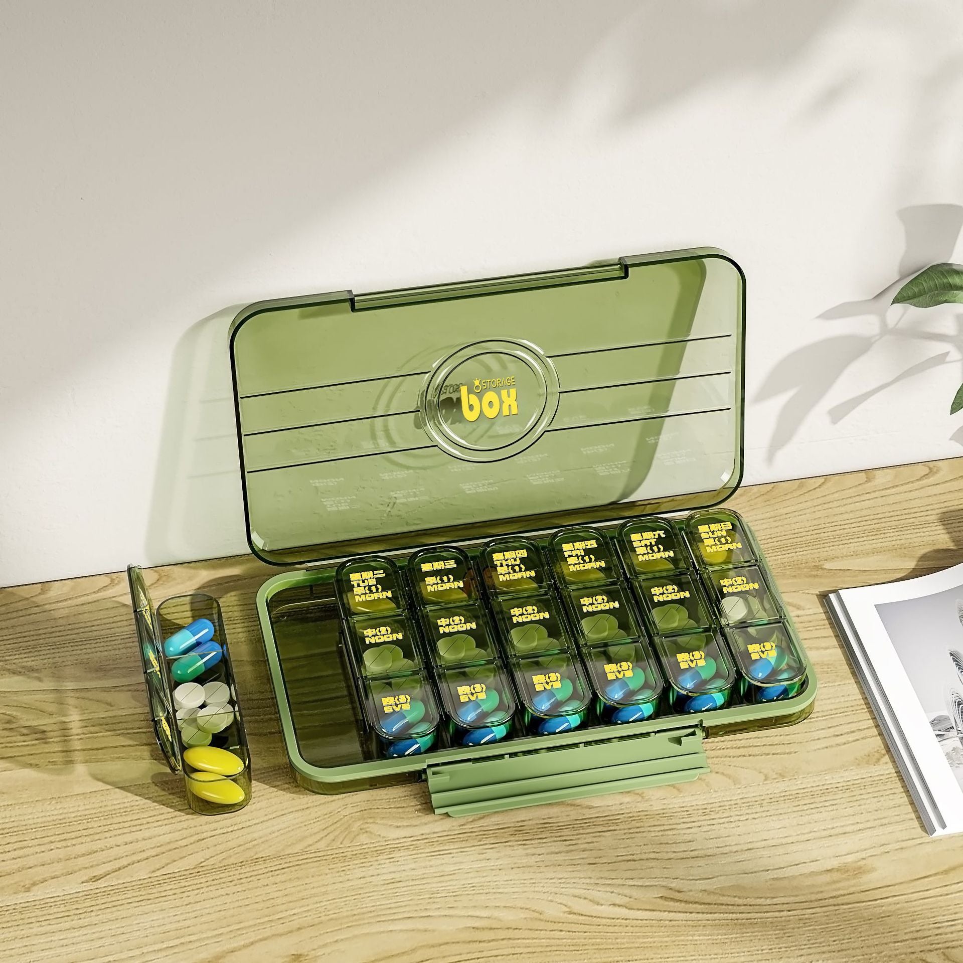 Portable and portable medicine box seven days a week, medicine dispenser,  new large font medicine reminder medicine box