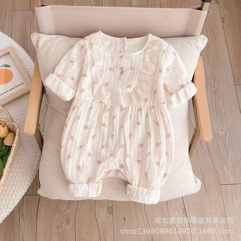 Newborn baby stylish & chic spring outfit: floral princess romper for baby girls - perfect for spring and 100-day celebrations