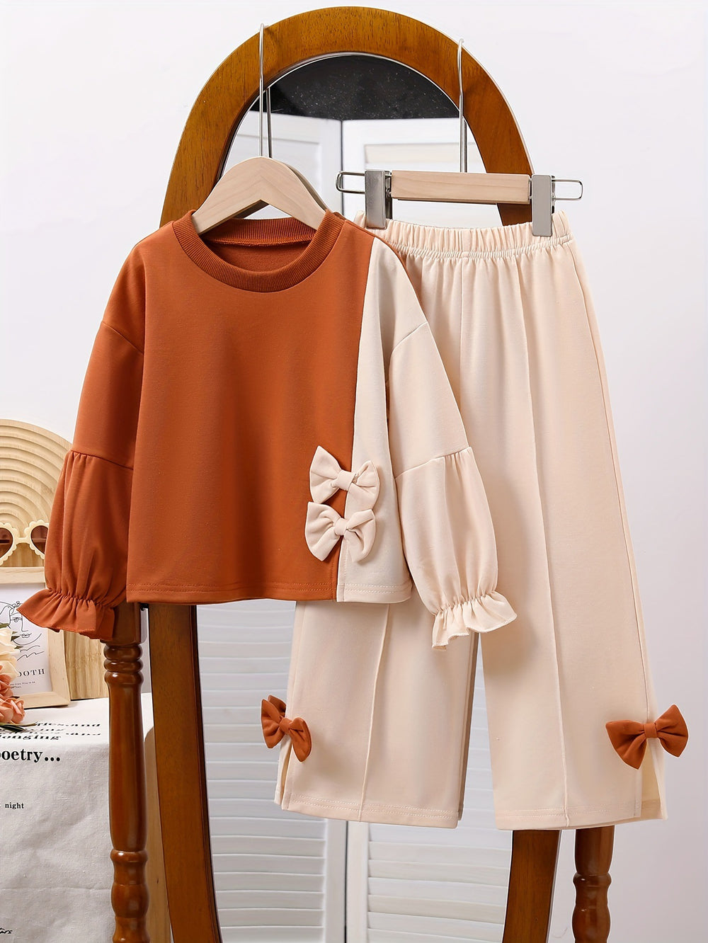 Girls' color block sweatshirt & wide-leg pants set: featuring a bow accent, relaxed fit, crew neck, and elastic cuffs