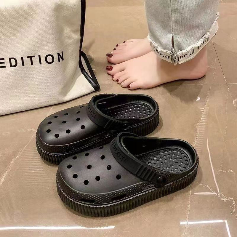 Soft bottom, feeling like stepping on shit, ins cute cartoon clogs for women, summer outwear 2024new arrivalthick solenon-slip beach