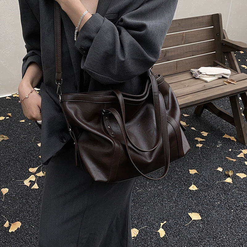 Versatile large capacity underarm bag for women, 2025 new multifunctional fashion tote bag, high-end shoulder commuter bag