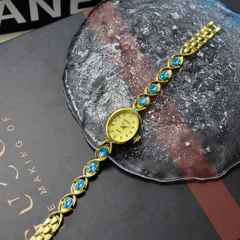 Used women's watch, elegant small gold watch, small dial, gold original design, accessible luxury, niche brand, chain strap, high-end wristwatch