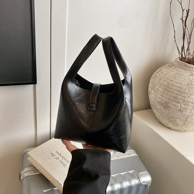 Cross-border Korean version of niche fashion bucket bag women's 2025 new versatile handbag casual shoulder bag messenger bag