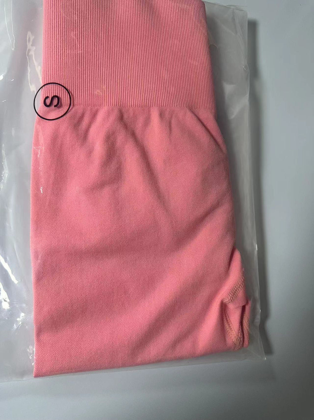 Seamless basic yoga high-waisted butt-lifting workout leggings with back v-shape design