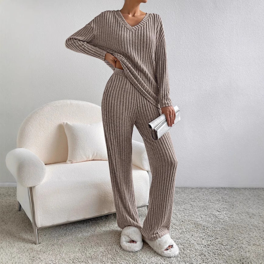 two-piece set for women,  autumn new collection: stylish and casual straight-leg pants with a chic, loose-fit v-neck ribbed knit top