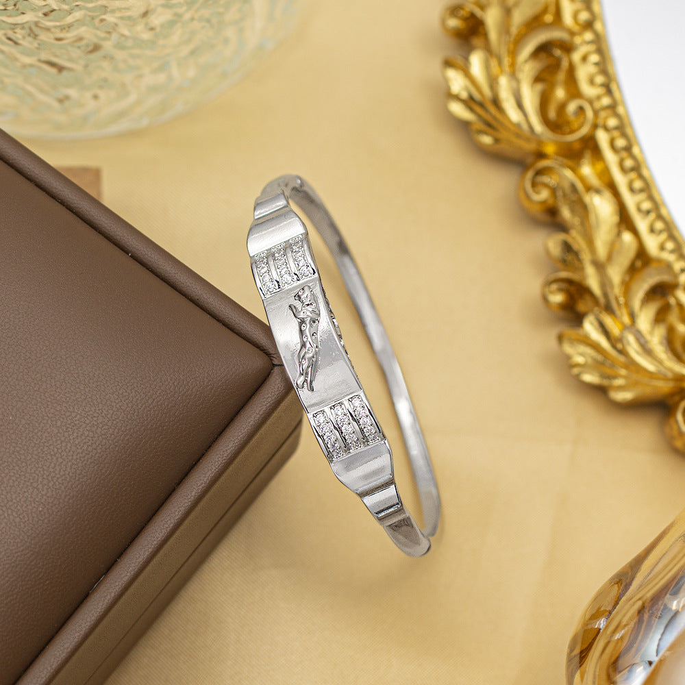 Bracelet female titanium steel fashion non-fading copper inlaid zirconium bracelet niche high-end fashion elegant jewelry wholesale hand jewelry