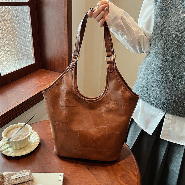 Premium sense large-capacity bag women's winter 2025 new fashion portable shoulder bag commuter versatile tote bag