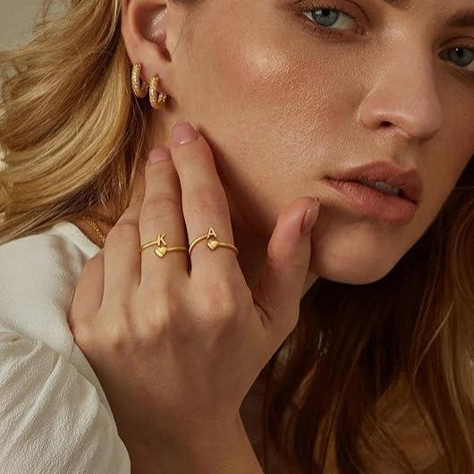 Gold initial ring for women, gold-plated heart-shaped initial stackable ring, adjustable pinky ring