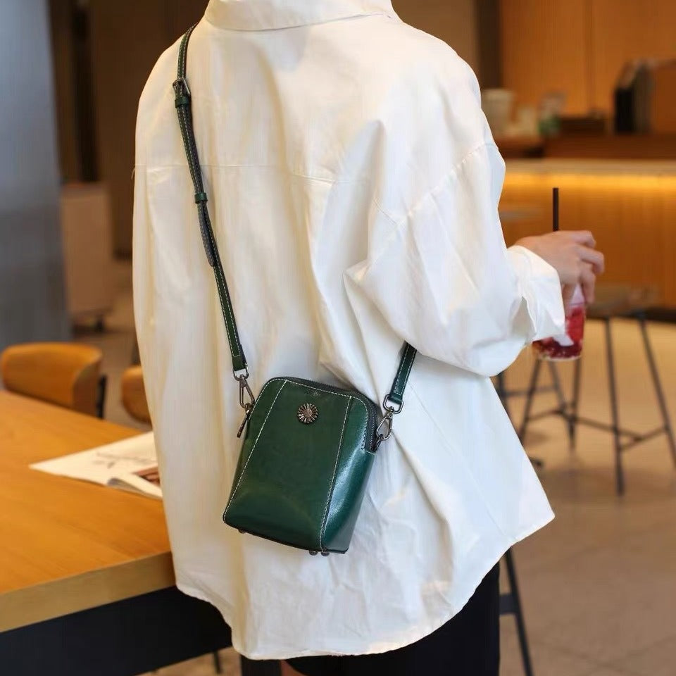 Cowhide small bag crossbody bag for women 2025new arrivalpopulareasiest for match mobile phone bag for women niche styleclassy shoulder bag trendy