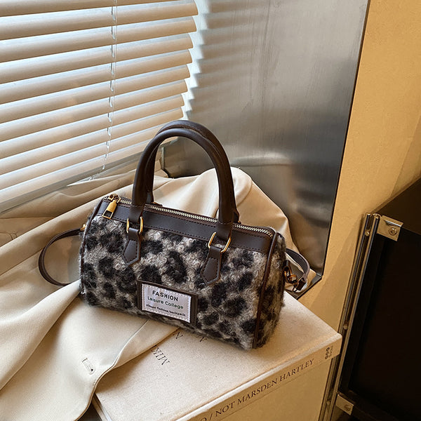 Cross-border high-quality Korean version fashion handbag women's autumn and winter new trendy woolen pillow bag plaid shoulder crossbody