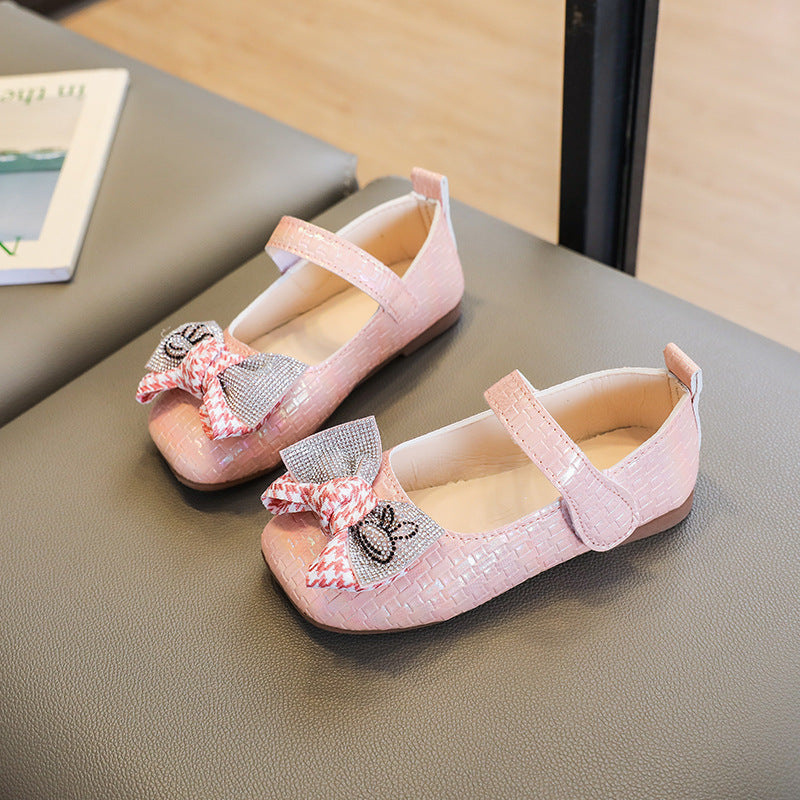 Girls' princess shoes: new autumn  collection - soft leather ballet flats with bow detail, stylish moccasins for toddlers and big kids
