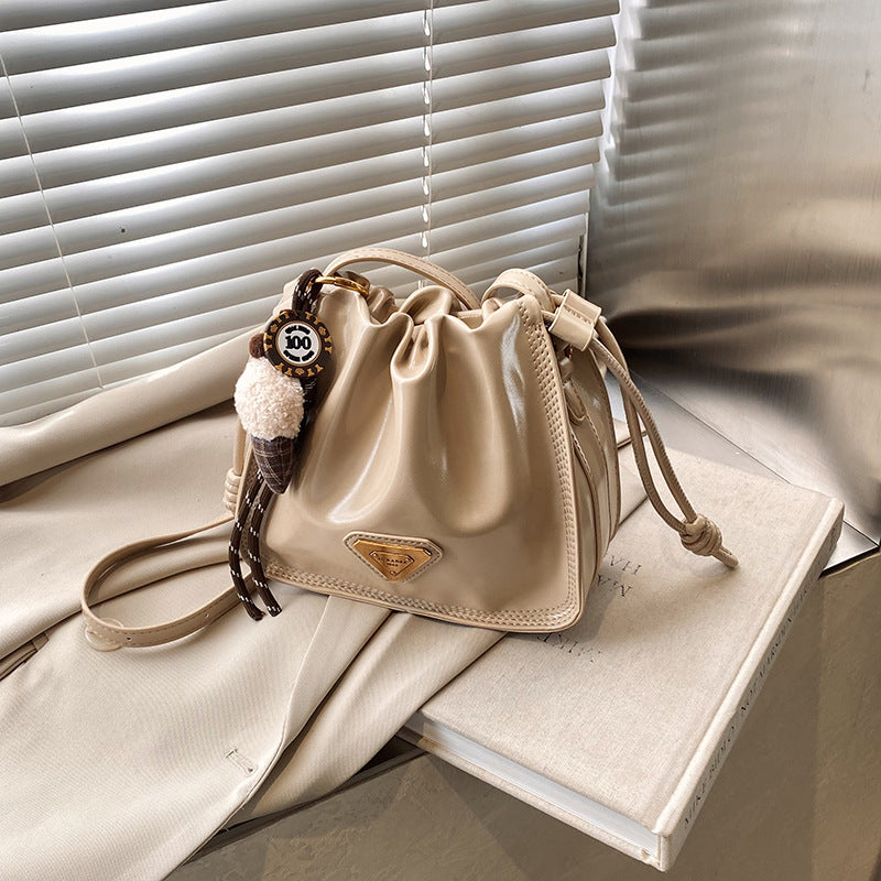 Bag messenger bag women's 2025 new bag winter light luxury niche high-end fashion shoulder bag