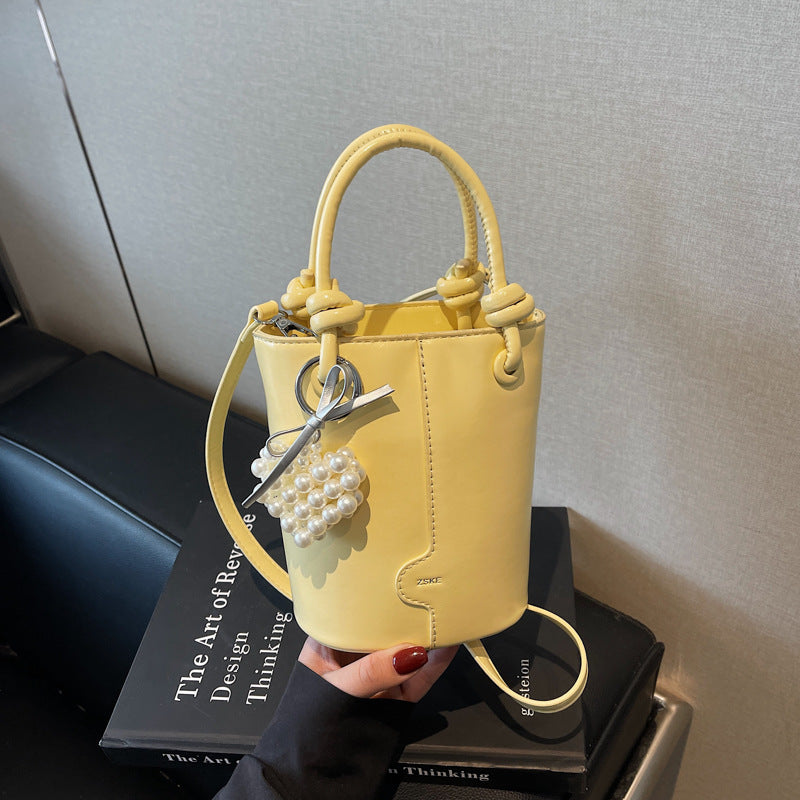 Cross-border high-end foreign-style handbag women's 2025 trendy niche design bucket bag popular versatile messenger bag