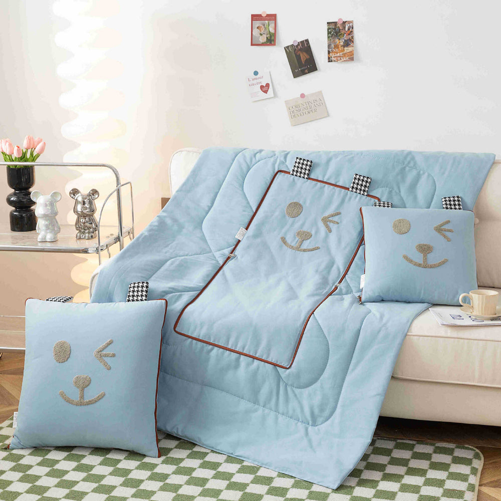 Dual-purpose pillow and quilt, two-in-one cartoon embroidered office pillow, car all year round model, for home single air-conditioning quilt