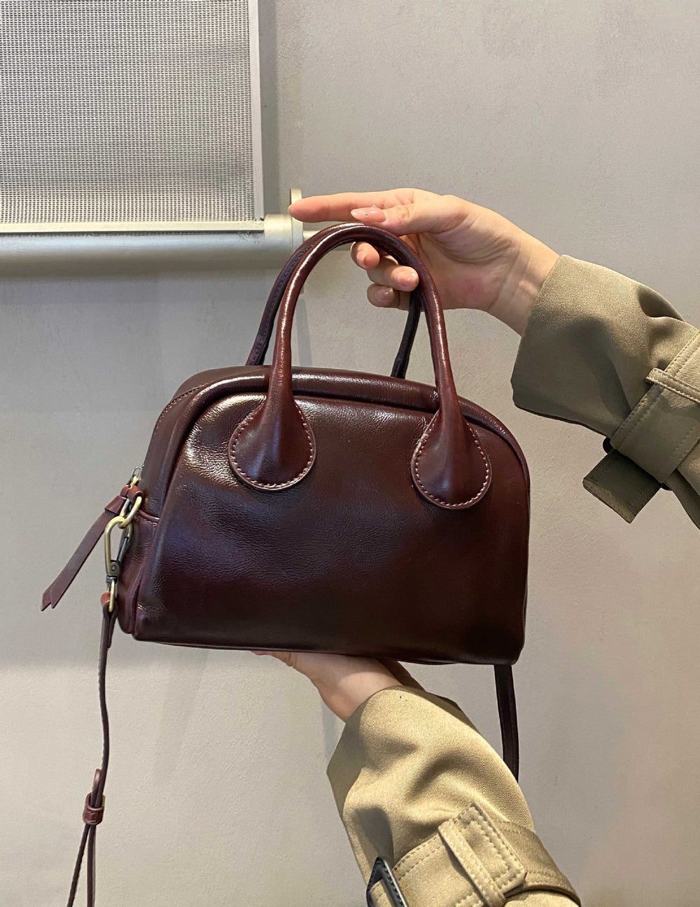 Korean ins genuine leather 2025new arrivalniche style boston bag women's casualeasiest for matchsatchel bag crossbody small square bag