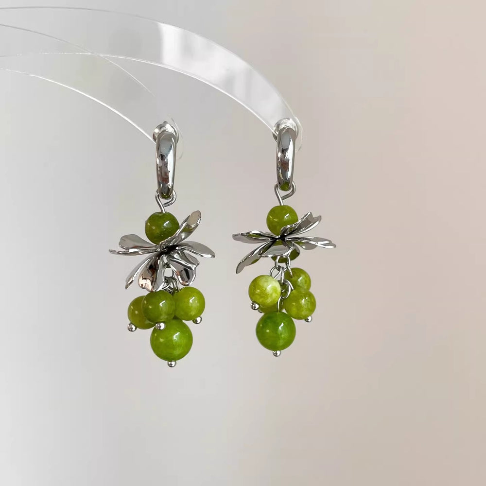 Forest style summer green grape bunch earrings for women, cool and niche, high-end earrings, stylisheasiest for matchelegant earrings