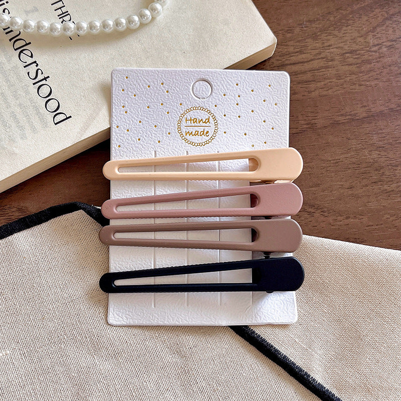 Maillard milk coffee color one-word clip hairpin, large duckbill clip on the back of the head, broken hair on the forehead, side bangs clip