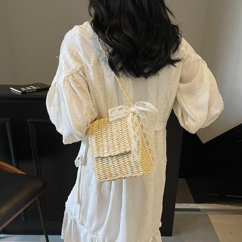 Cross-border small fresh straw woven women's bag handbag vacation woven bag beach bag girl shoulder messenger bag vegetable basket