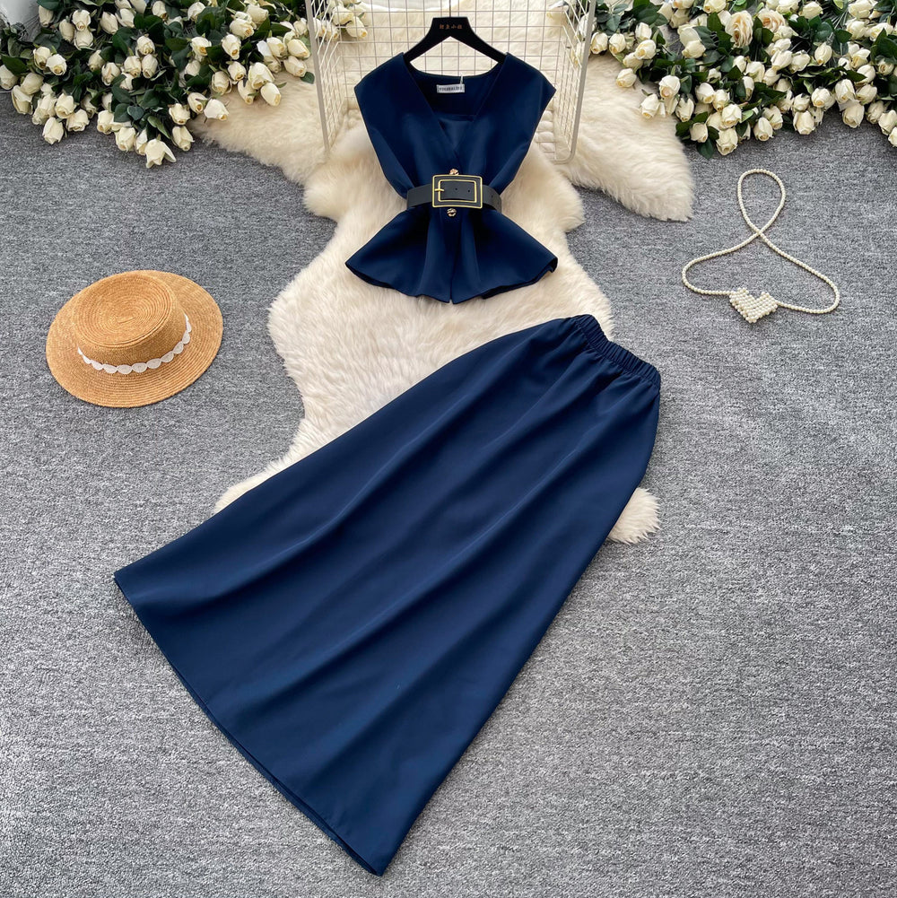 Korean style commute-friendly sleeveless vest a-line skirt two-piece set for women, spring 2026, slim fit, high-waisted outfit