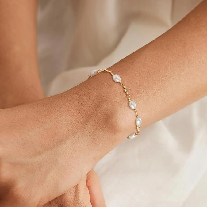 Bestselling european and american pearl bracelet: trendy, chic, new arrival, party jewelry, vintage-style, versatile, party gift for women