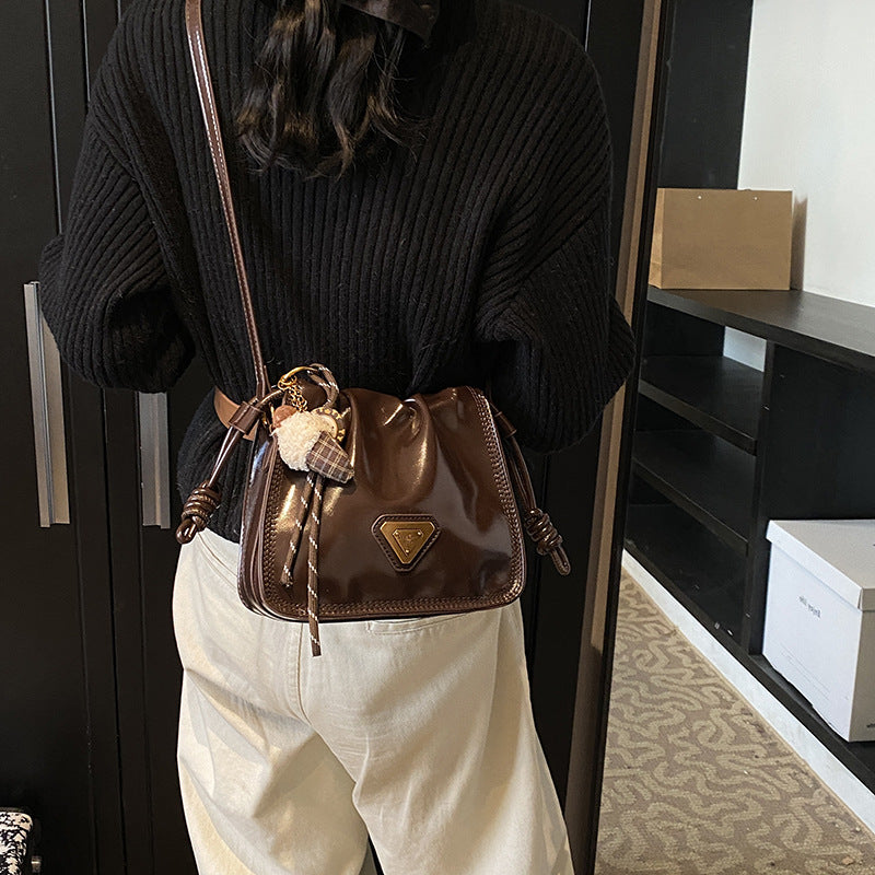 Bag messenger bag women's 2025 new bag winter light luxury niche high-end fashion shoulder bag