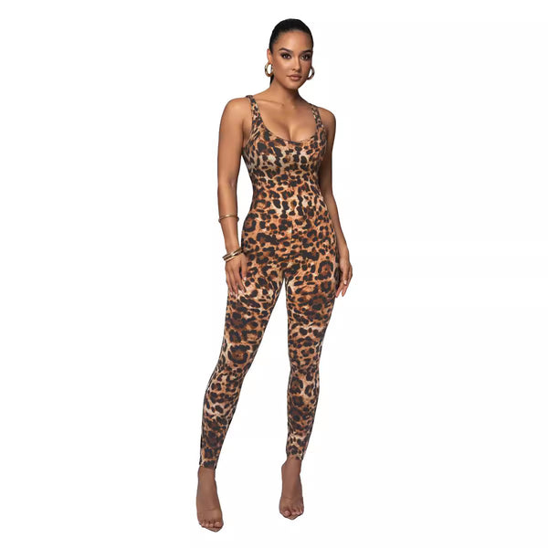 Weimeko's new big U-neck printed jumpsuit, European and American fashion women's clothing,  Independent Station nightclub clothing is in stock.