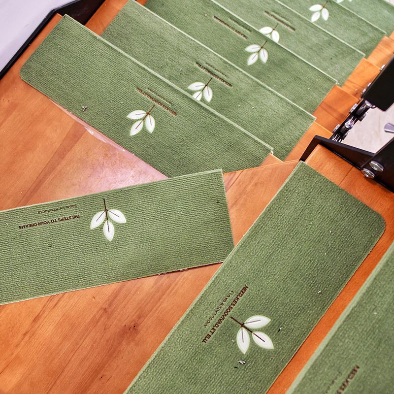 Stair step mat Non-slip mat Household machine washable mat Carpet Glue-free self-adhesive foot pad Solid wood luminous stair mat