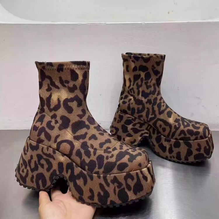 fall/winter new arrival: bestselling thick-soled, versatile, comfortable, chic, and stylish retro leopard print slim-fit boots for women (export quality)
