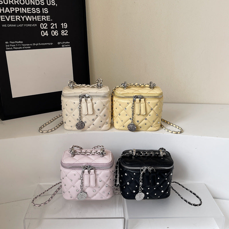 Korean version of fashionable Xiaoxiangfeng diamond chain bag women's 2025 new box small square bag premium versatile messenger bag