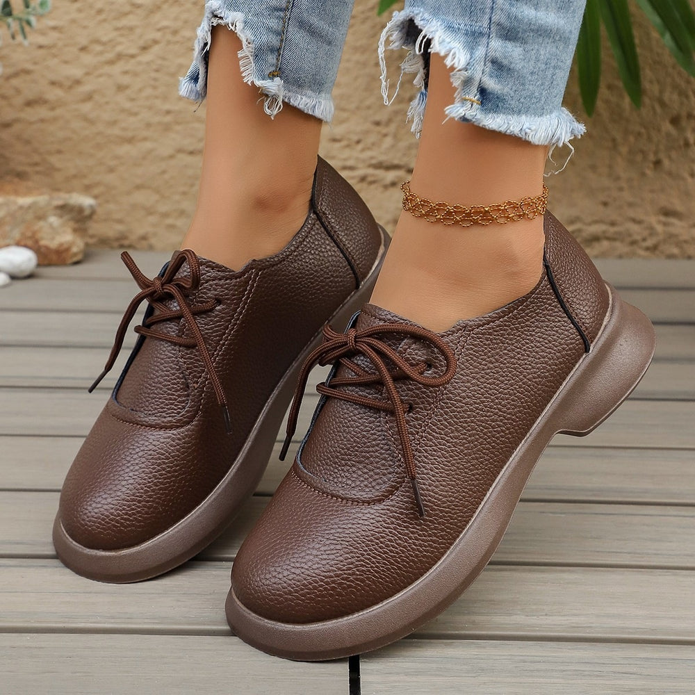Plus size women's flats for export - new autumn  collection: comfortable, versatile, round-toe, flat, soft leather loafers for moms