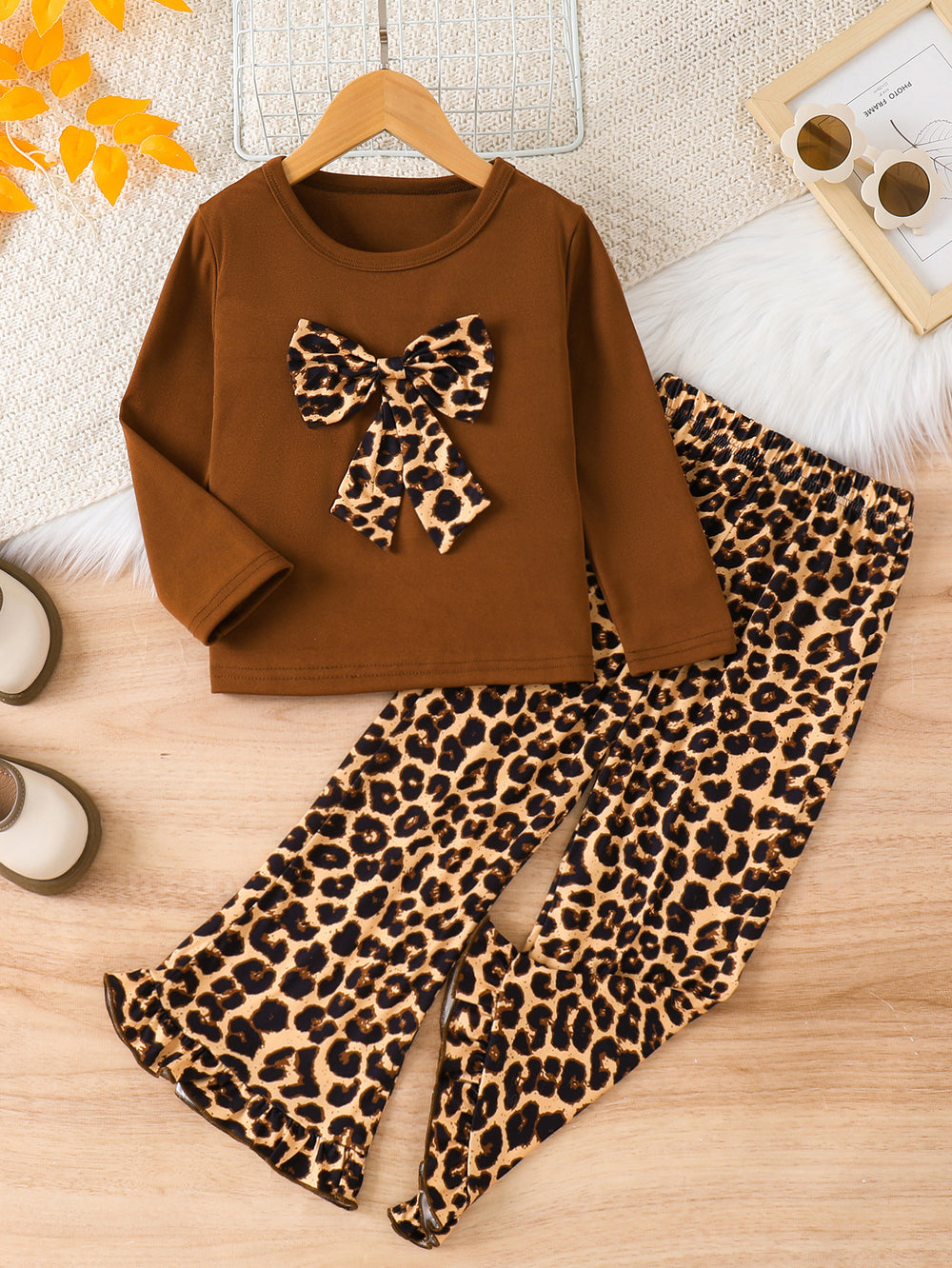 girls' two-piece set: brown long-sleeve top with leopard print bow detail and flared pants - casual kids' outfit