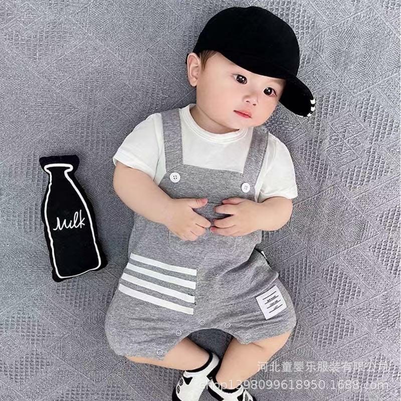 Summer short-sleeve romper for newborn baby boys - lightweight crawling suit for 0-6 months (perfect for first birthday celebrations)
